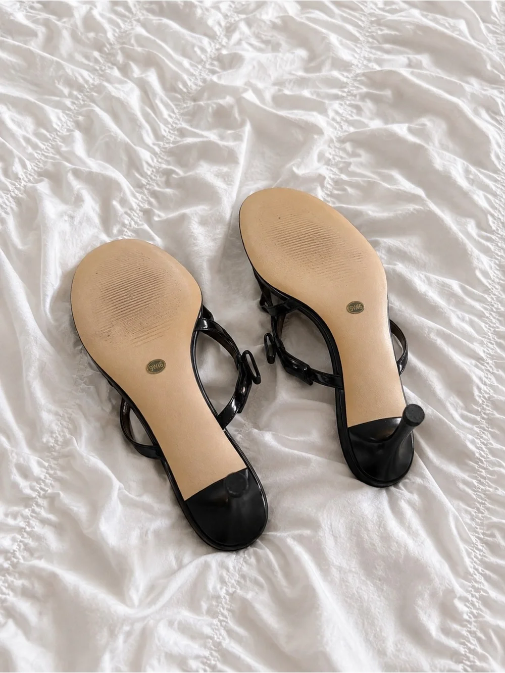 Kelly & Katie Vintage Patent Back Leather Kitten Heels